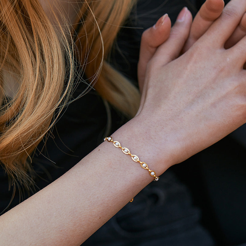 Delicate Pearl Beaded Bracelet