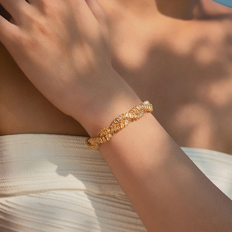 Intricate Gold Chain Bracelet