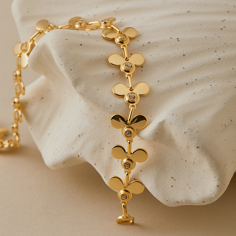 Elegant Clover Charm Gold Bracelet
